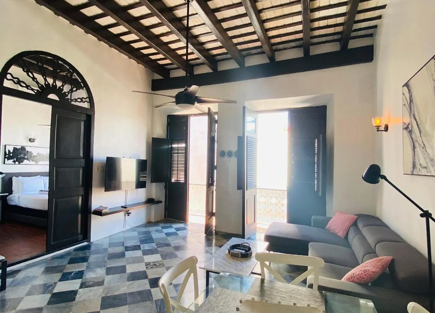 Colonial Apt With Balcony In Osj Next To San Sebastian Apt 3 سان خوان شقة