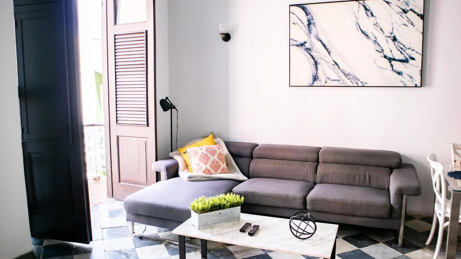 Colonial Apt With Balcony In Osj Next To San Sebastian Apt 3 location